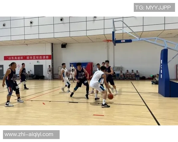 重庆篮球队在杯赛中的速度优势分析与表现点评 重庆篮球队在杯赛中的速度优势分析与表现点评